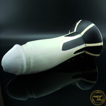 Load image into Gallery viewer, Large Fighter, Super Soft 00-20 Firmness, No Feet, 3719