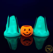 Load image into Gallery viewer, *|BLACK FRIDAY|* ShopDad's Ghost Buddies, THIRSTY, Medium 00-50 Firmness, Halloween Magic, 5593