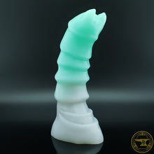 Load image into Gallery viewer, Medium Ankheg, Medium 00-50 Firmness, Winter Treetop Fades, 5852