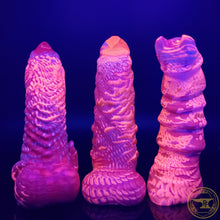 Load image into Gallery viewer, Medium Ankheg, Medium 00-50 Firmness, H O T T O G O, 5974