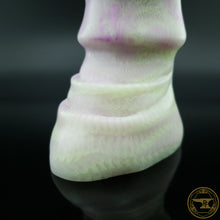 Load image into Gallery viewer, *|BLACK FRIDAY|* Large Ankheg, Soft 00-30 Firmness, Dreaming of Spring Blooms, 1527