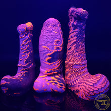 Load image into Gallery viewer, *|BLACK FRIDAY|* Small Centaur, Medium 00-50 Firmness, The Blood is the Life, 3796
