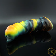 Load image into Gallery viewer, Large Ankheg, Soft 00-30 Firmness, Poison Frog Marble, 6911
