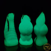 Load image into Gallery viewer, Large Kobold, Soft 00-30 Firmness, Gilded Mermaid Drips, 7098
